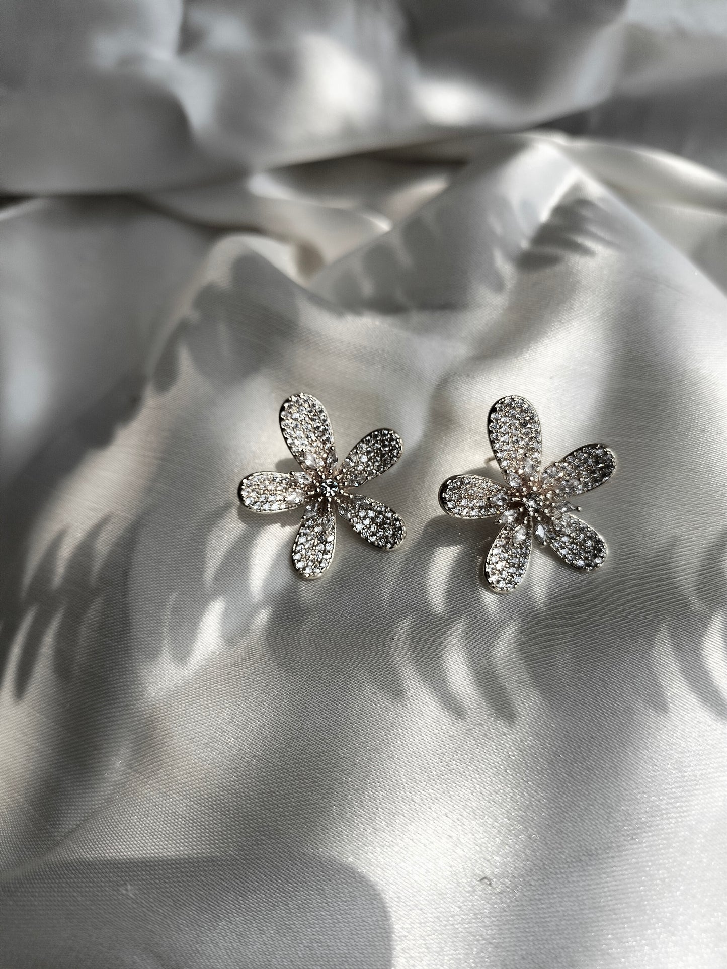 Penta Petal Floral Silver