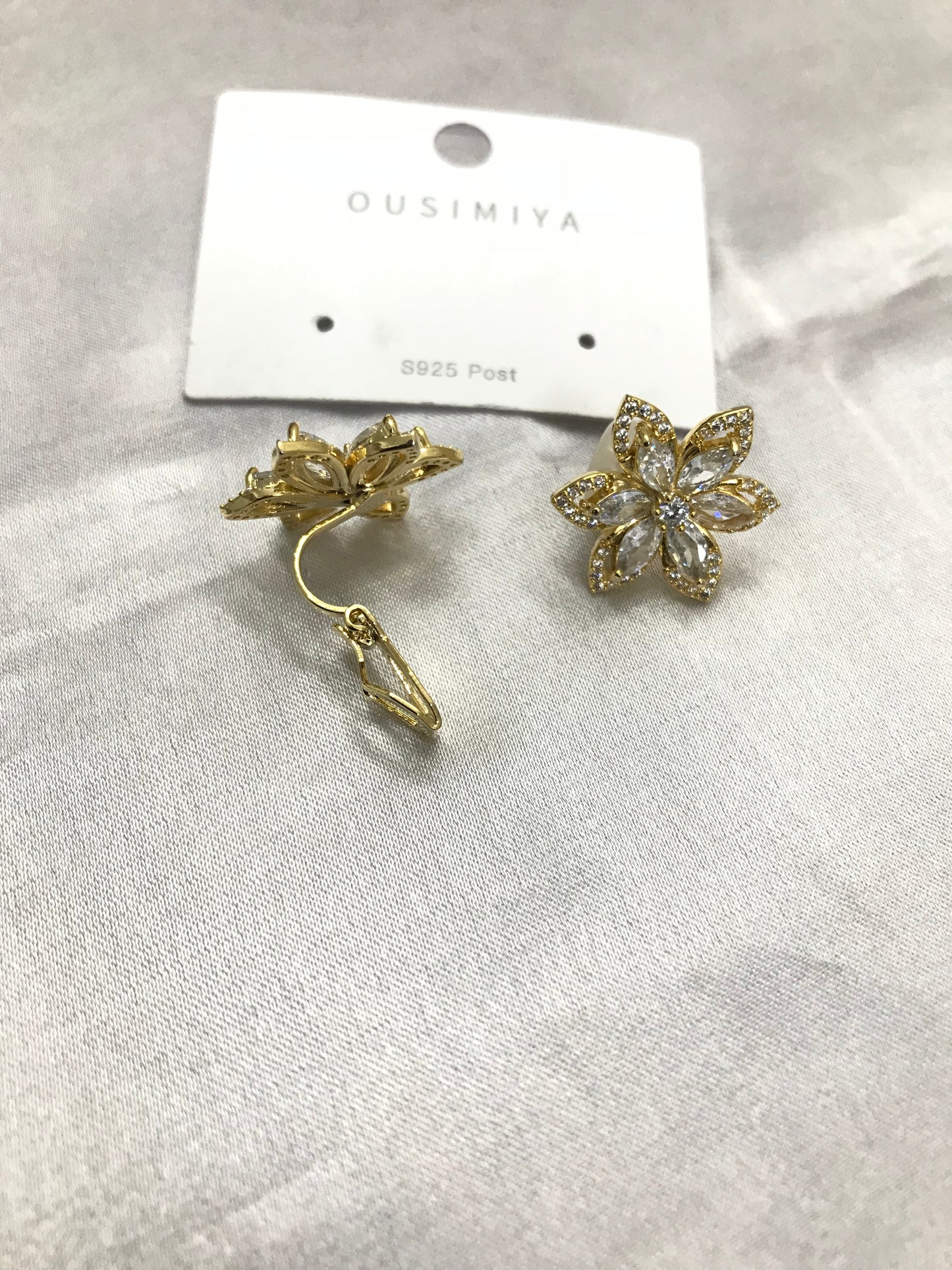 Hexa floral earring
