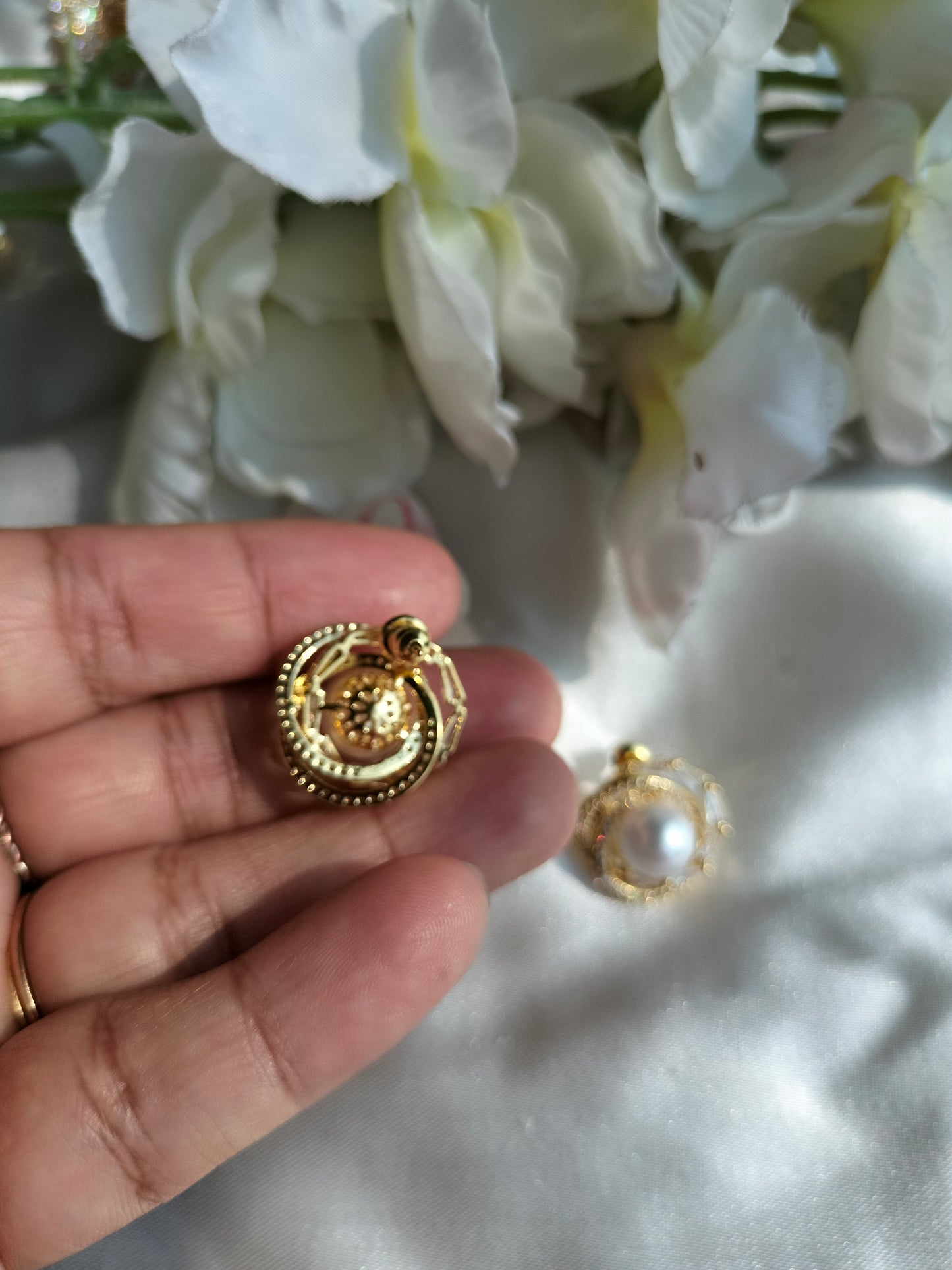 Vintage pearl earring