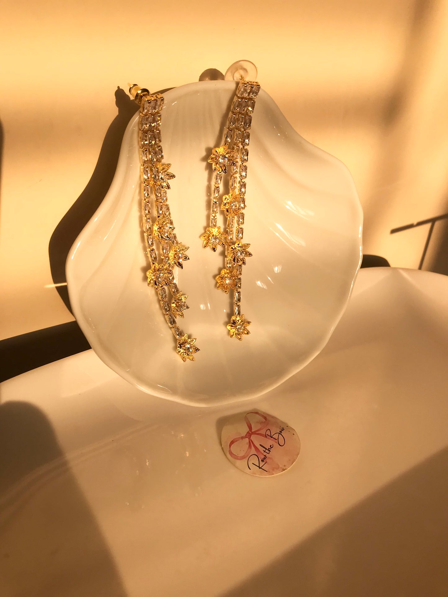 Golden Floral Chain Long Earring-01