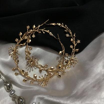Creeping Floral Hoop