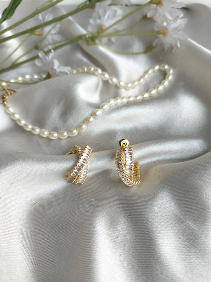 Golden crisscross Earring