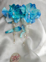 Load image into Gallery viewer, Blue Floral Earring

