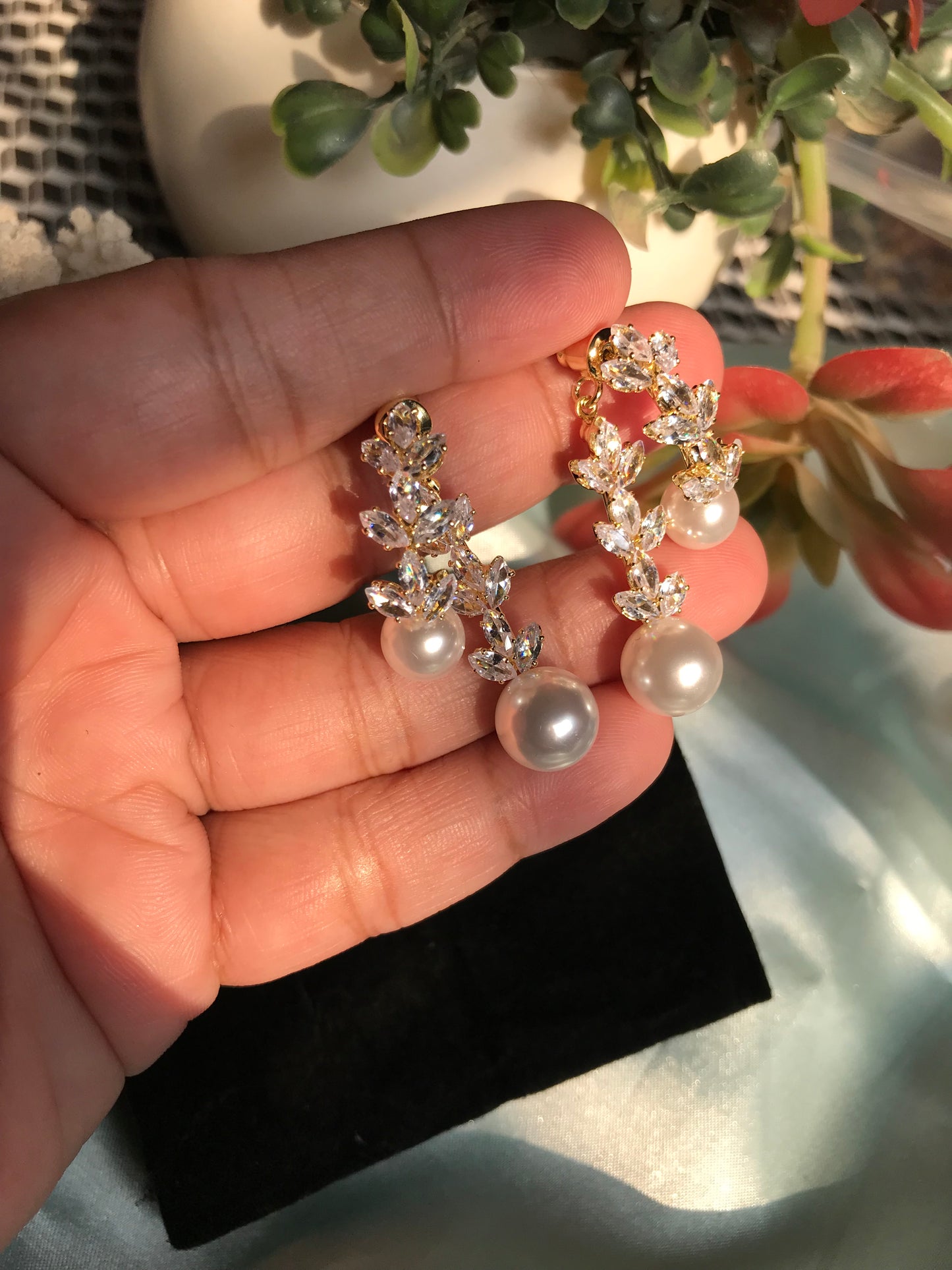 Daisy pearl earring