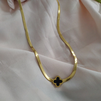 Clovar Flat Golden pendant-02