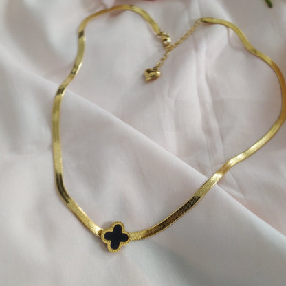 Clovar Flat Golden pendant-02