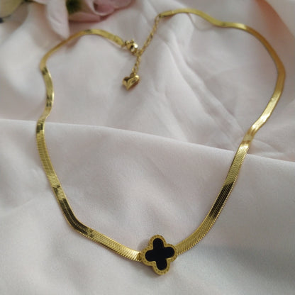 Clovar Flat Golden pendant-02