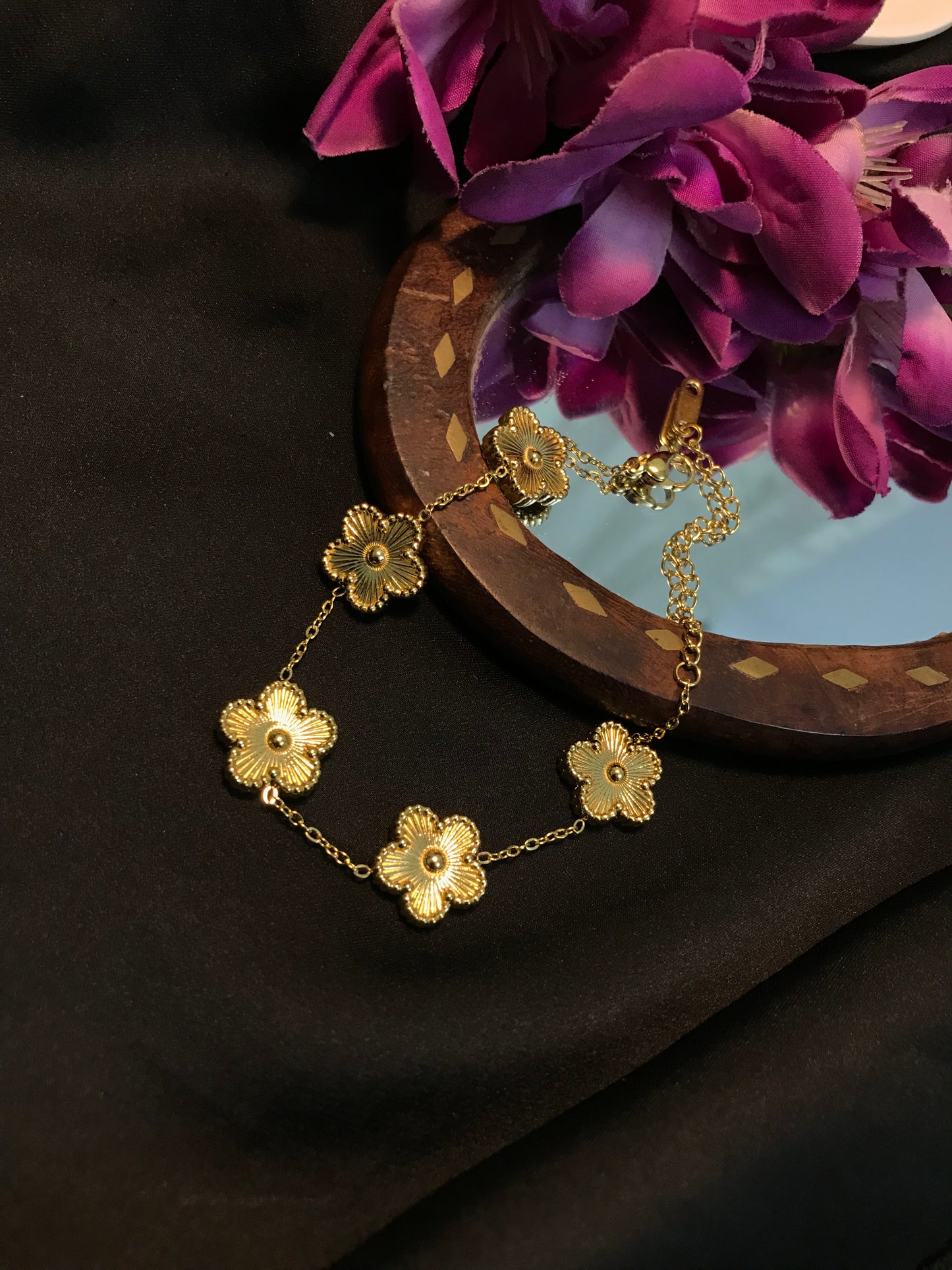 5 Patel Golden Clovar Chain Bracelet-02