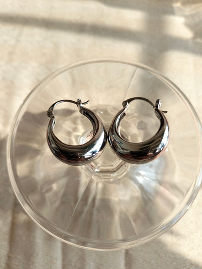 Minimalistic Hoop Metallic Silver