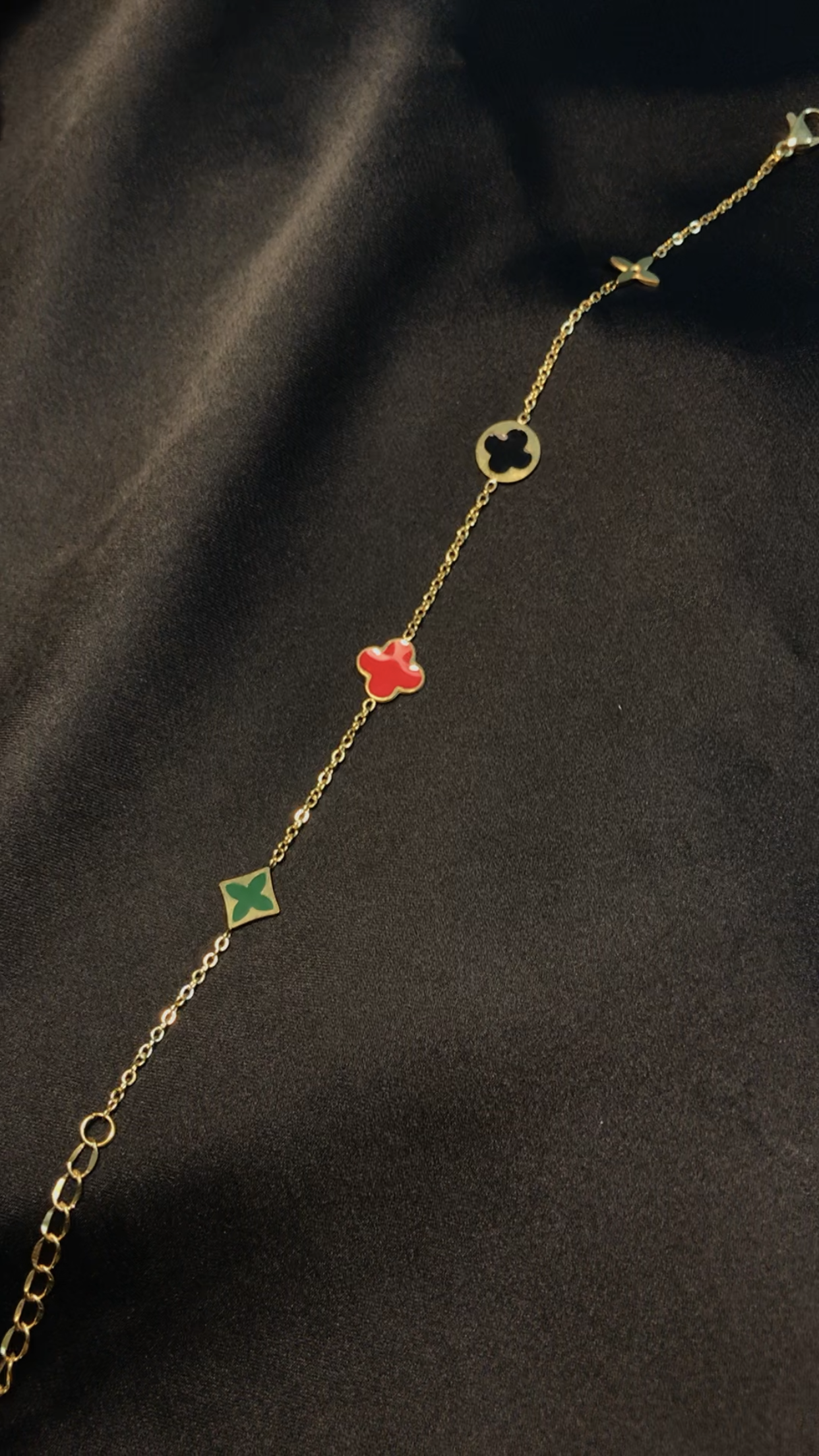 Clovar Red Green Chain Titanium Bracelet