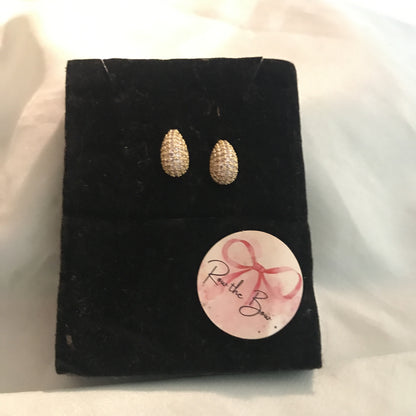 Tiny Petal drop Earring