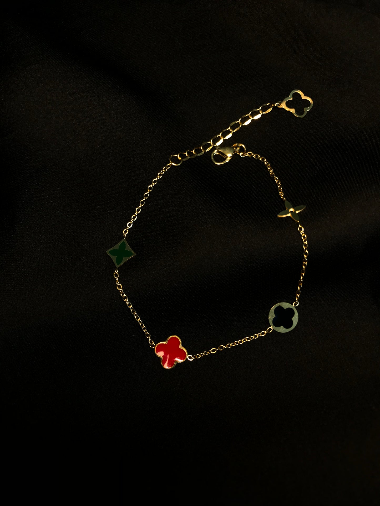 Clovar Red Green Chain Titanium Bracelet