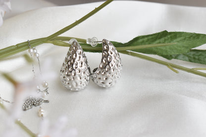 Salon stone drop Metallic silver