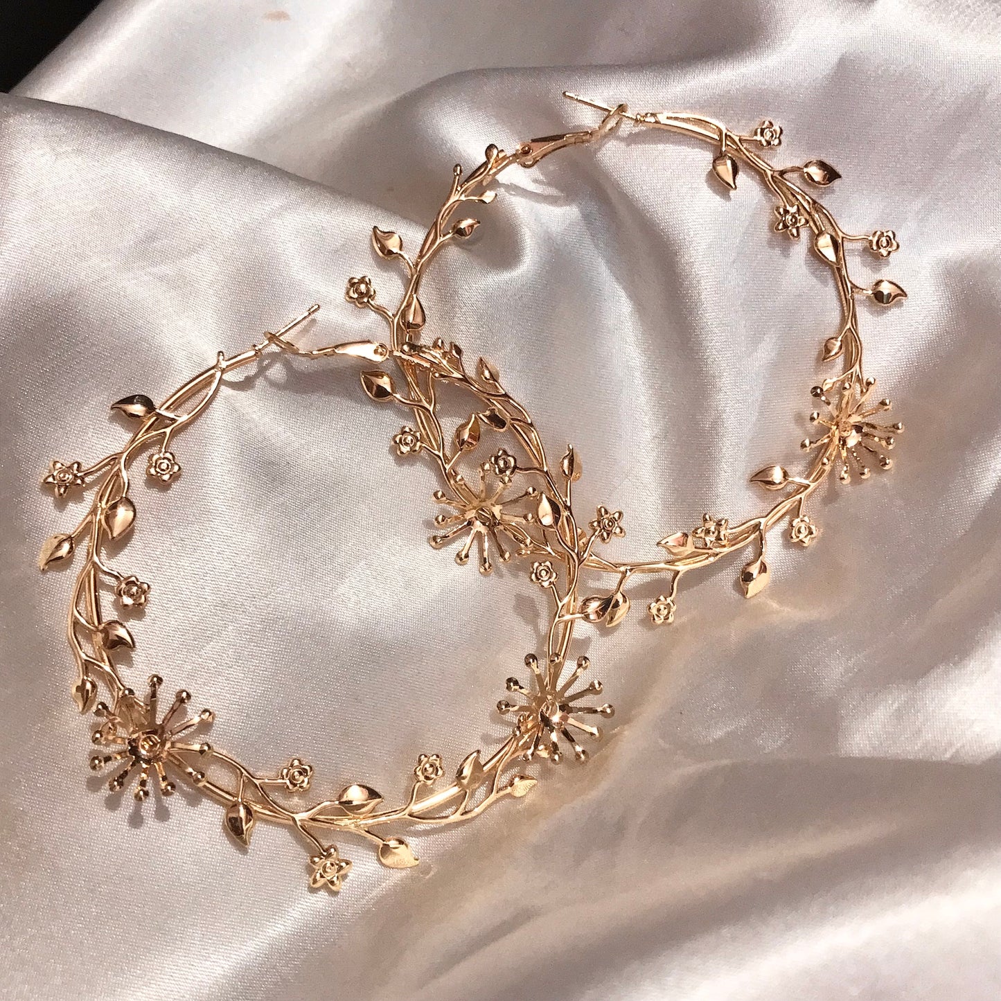 Creeping Floral Hoop