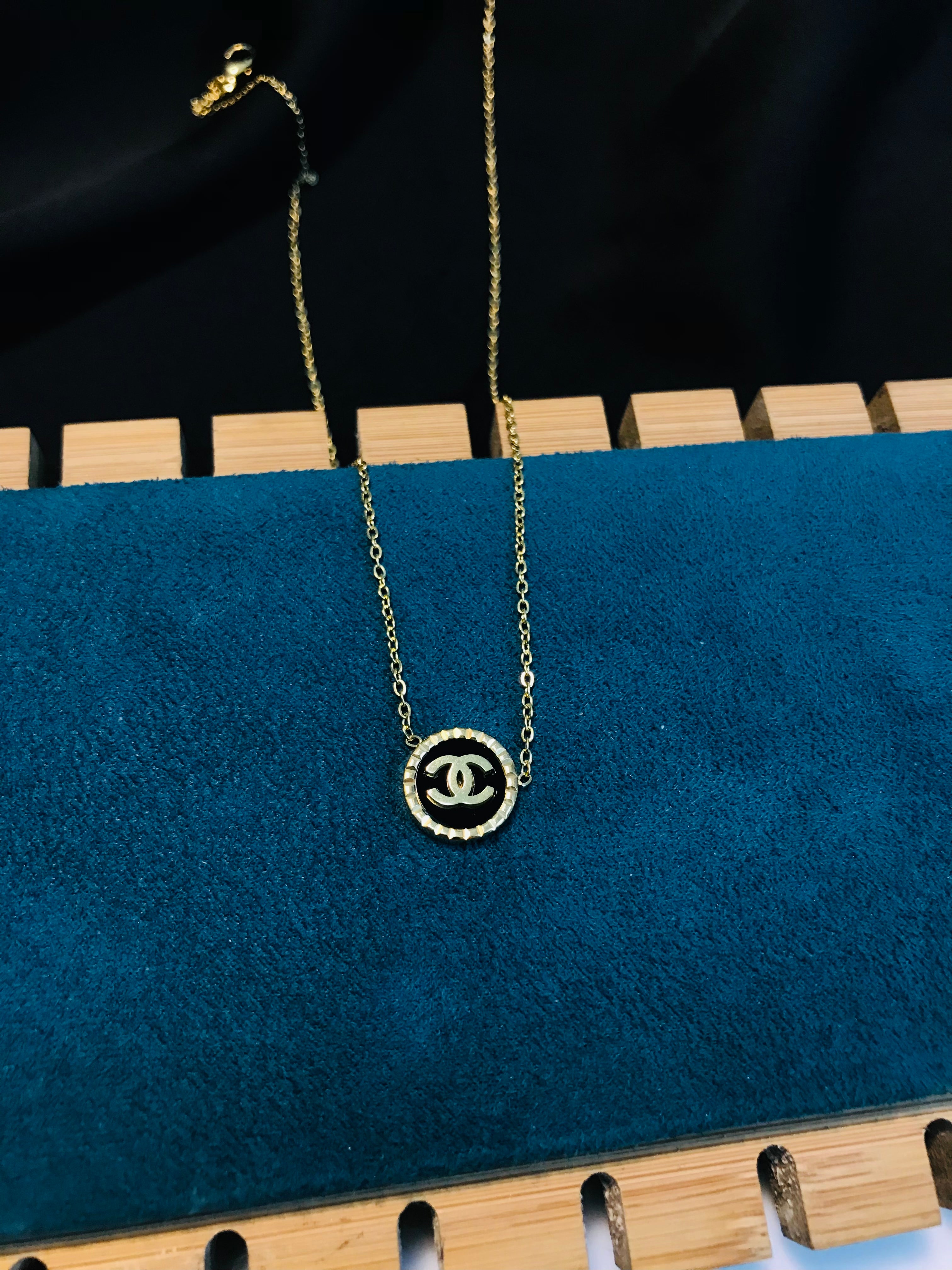 Channel ss pendant-05