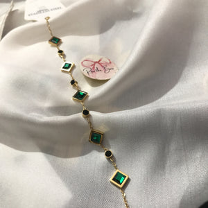 Green adjustable tiny bracelet