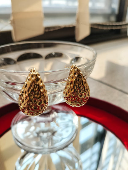 Salon stone drop Metallic golden