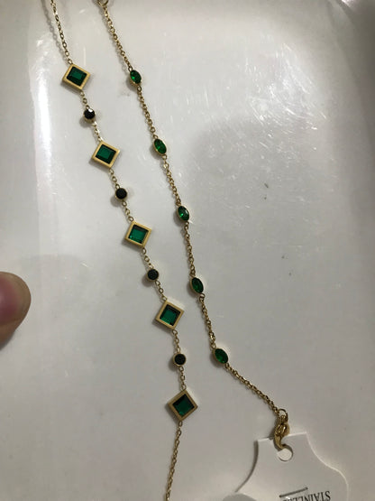 Green stone adjustable bracelet