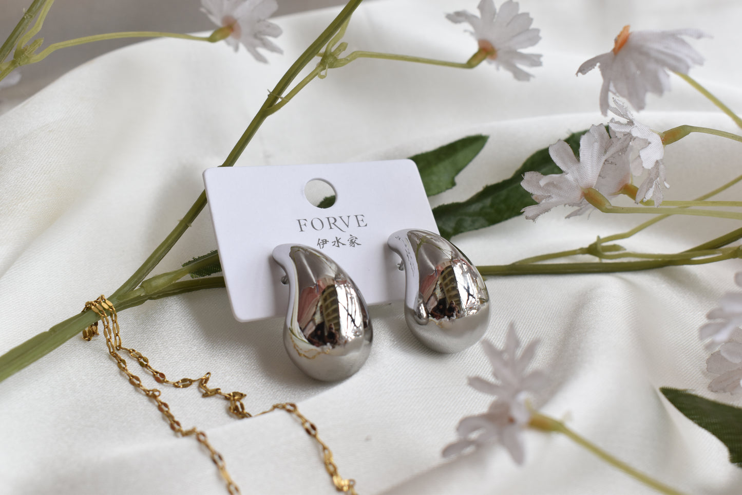 Salon Dewdrop Metallic Earring Silver