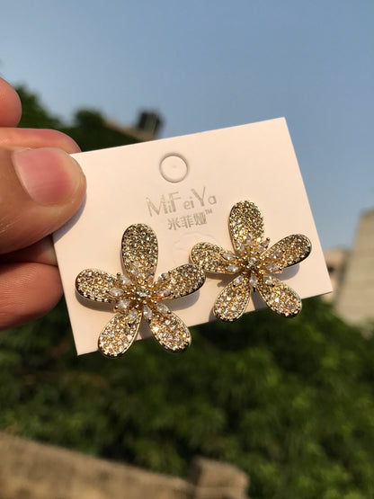 Penta Petal Floral Golden