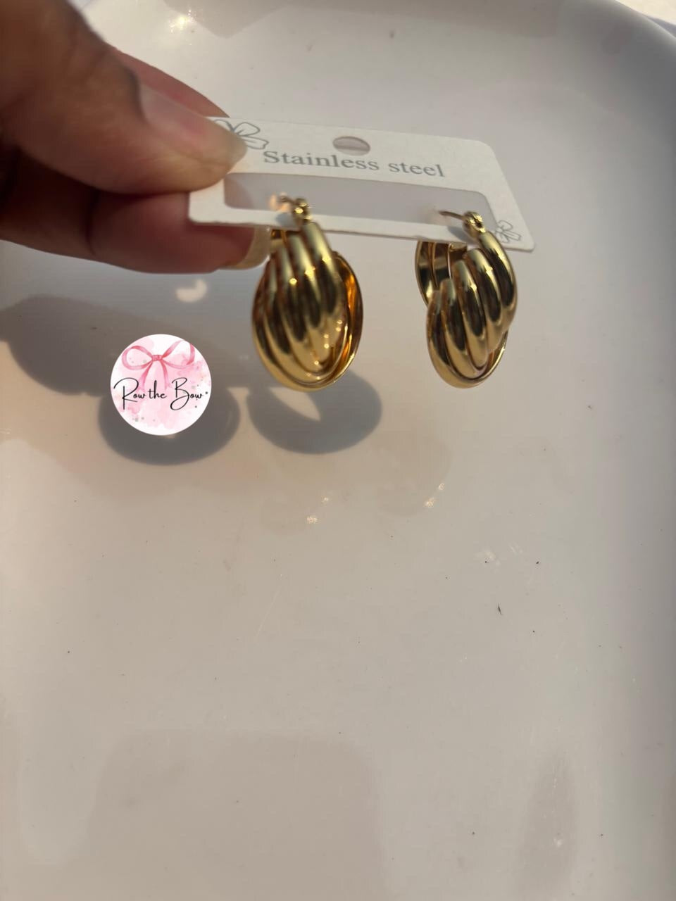 Metallic hoop earring 05