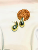 Load image into Gallery viewer, Drop Metallic Earring Golden
