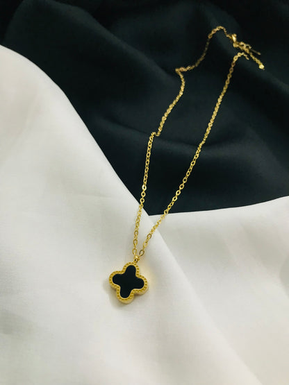 Clovar Ss Black & White  pendant-01