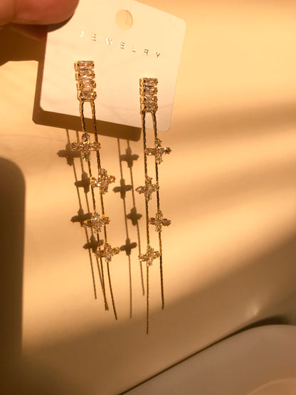 Golden Floral Chain Long Earring-02