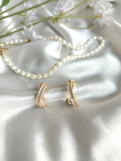 Golden crisscross Earring