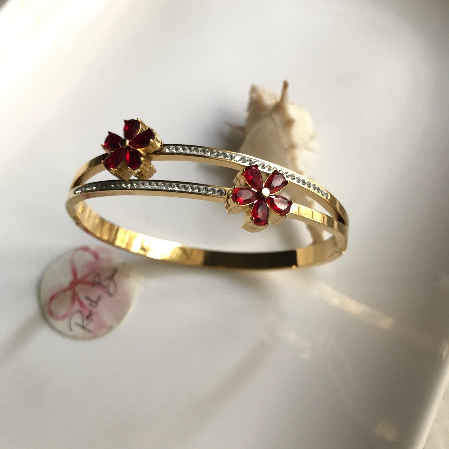 Red stone Floral bracelet.