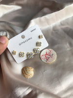 Load image into Gallery viewer, Leaf Stud Set Golden-02
