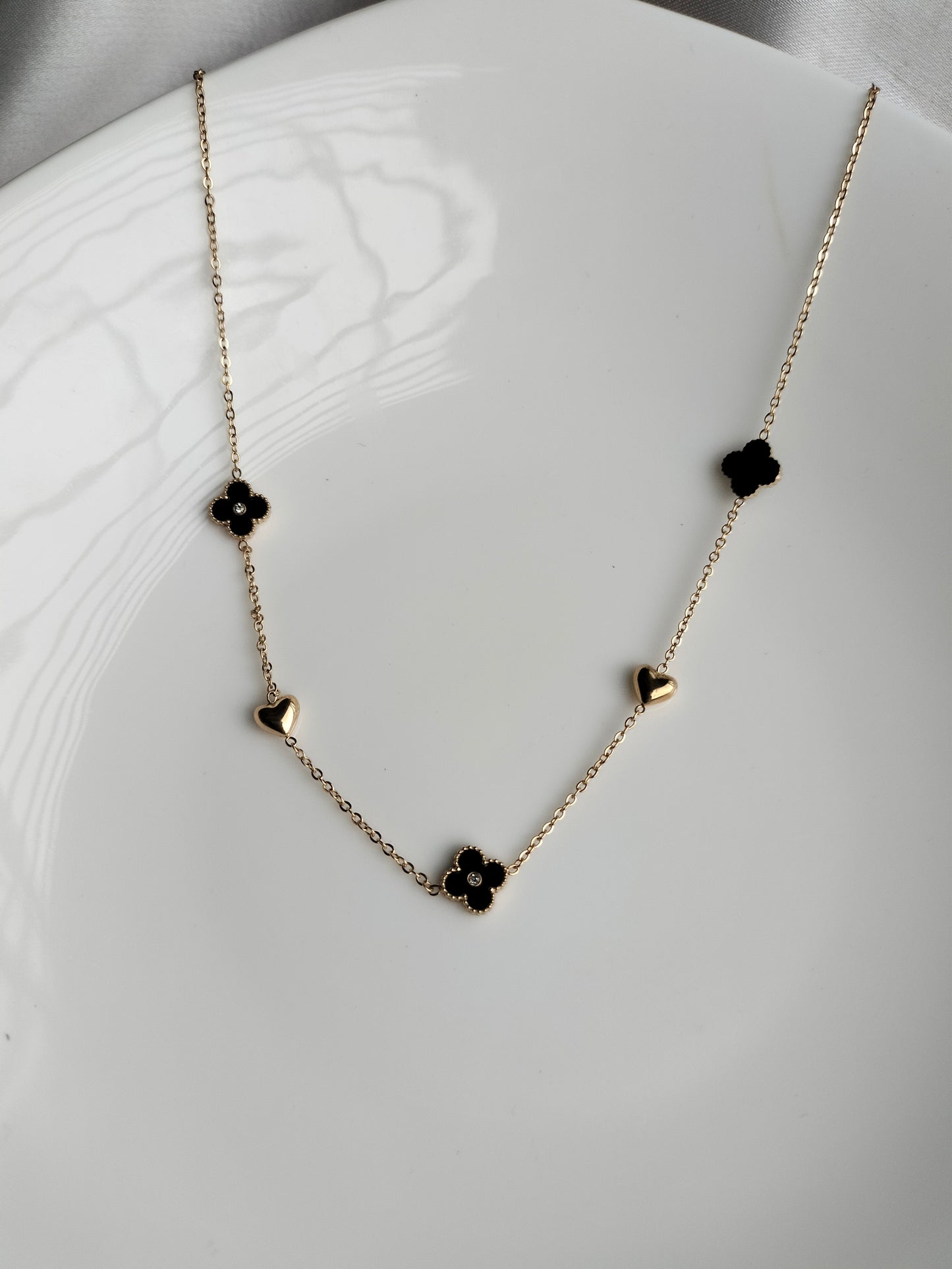 Clovar heart long chain necklace