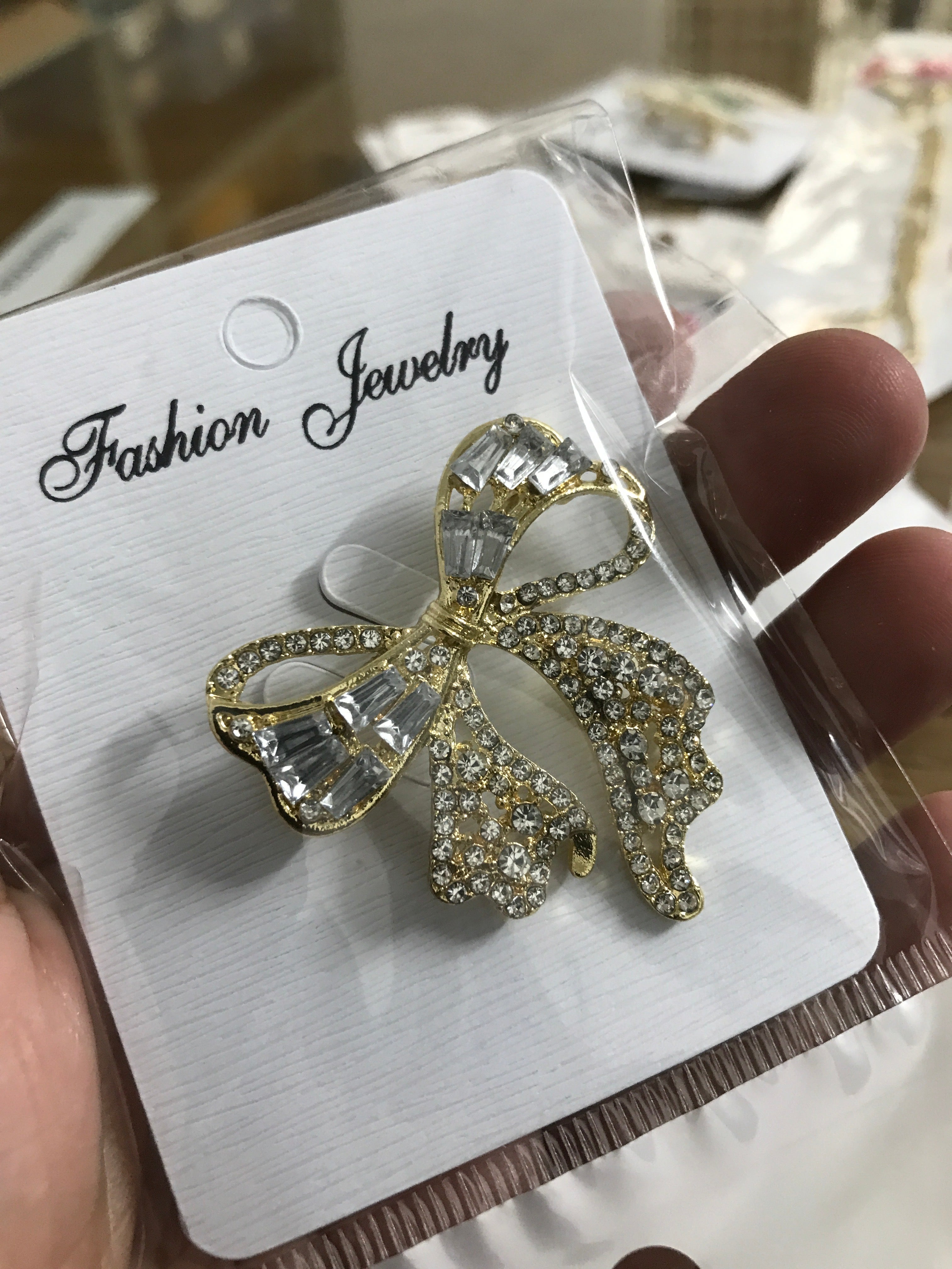 Bow stone Brooch