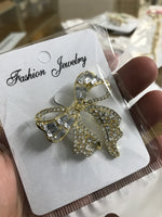 Load image into Gallery viewer, Bow stone Brooch
