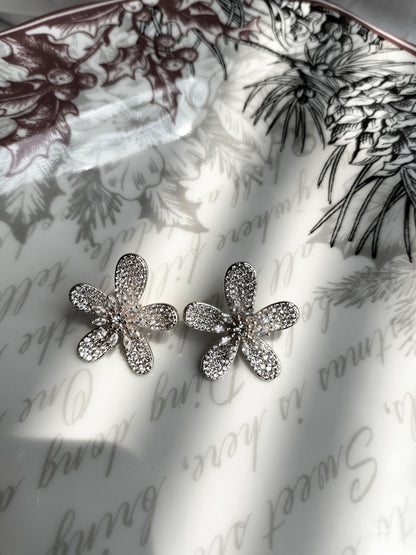 Penta Petal Floral Silver