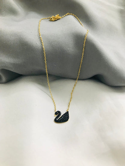 Swan pendant Black