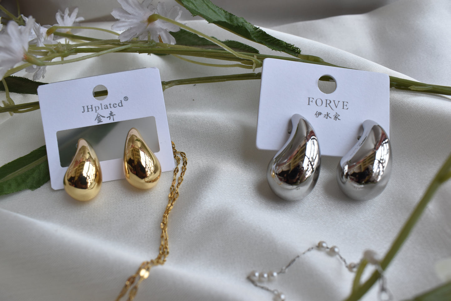 Salon Dewdrop Metallic Earring Silver