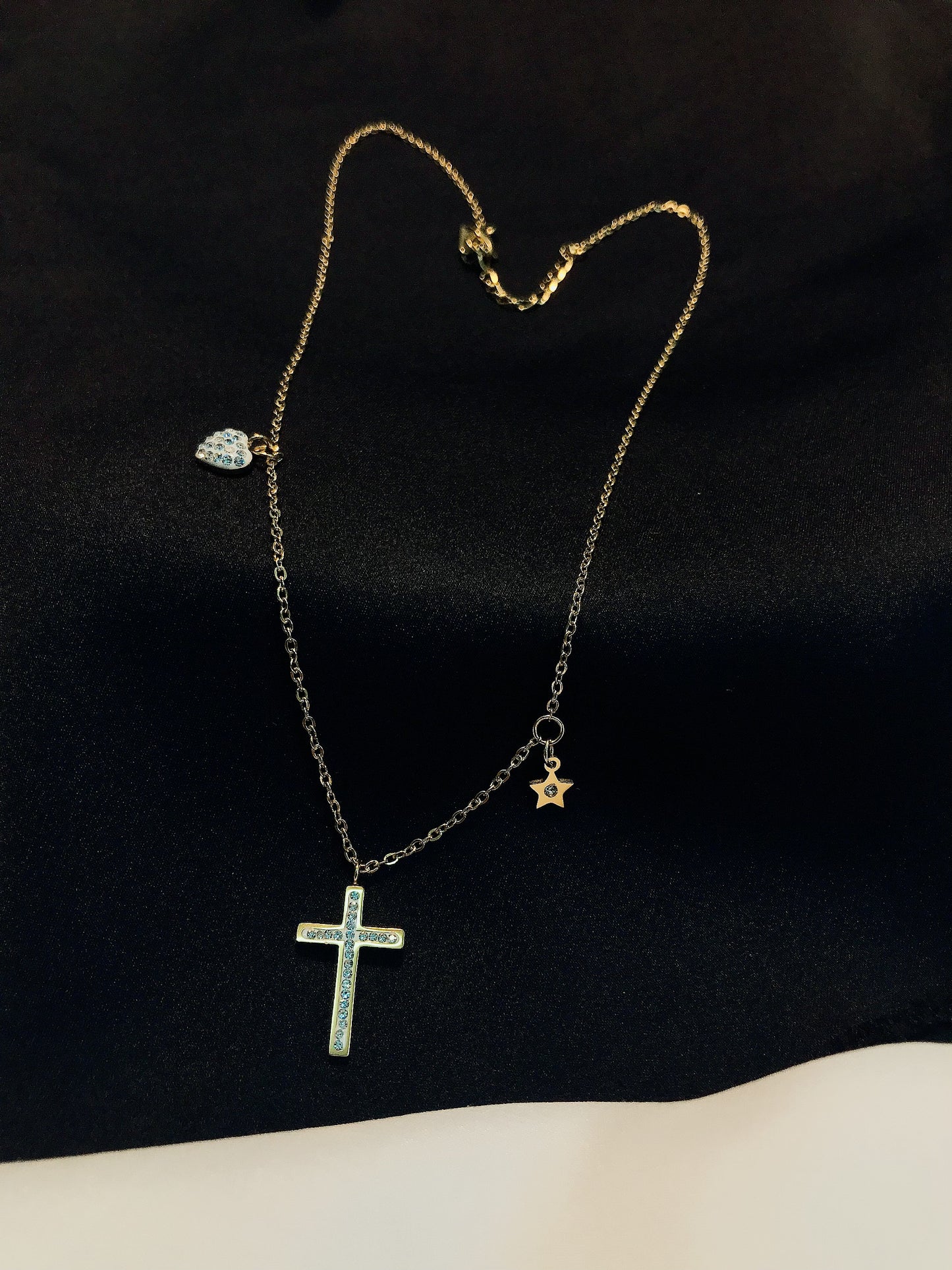 Charm heart cross pendant