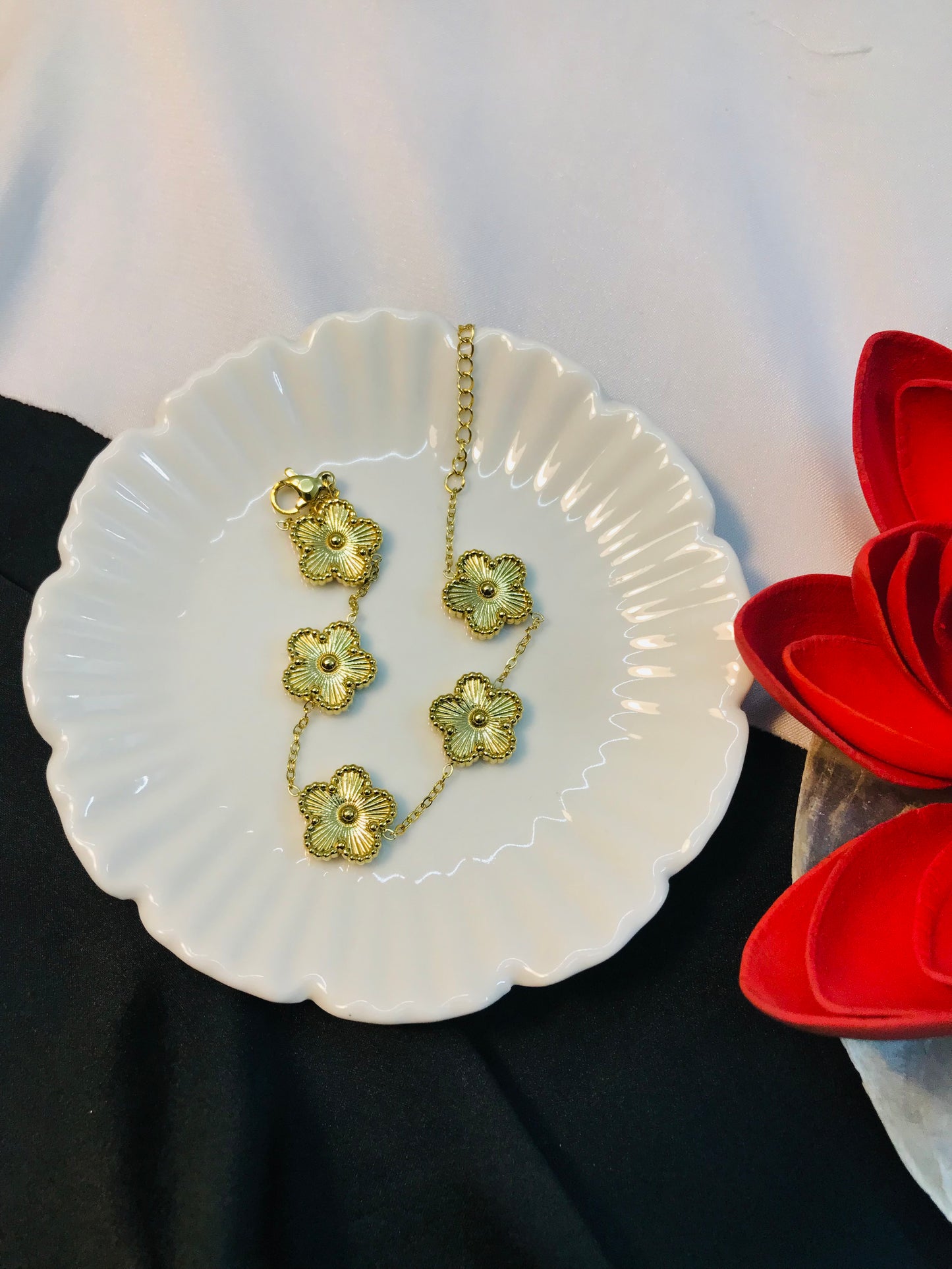 5 Patel Golden Clovar Chain Bracelet-02