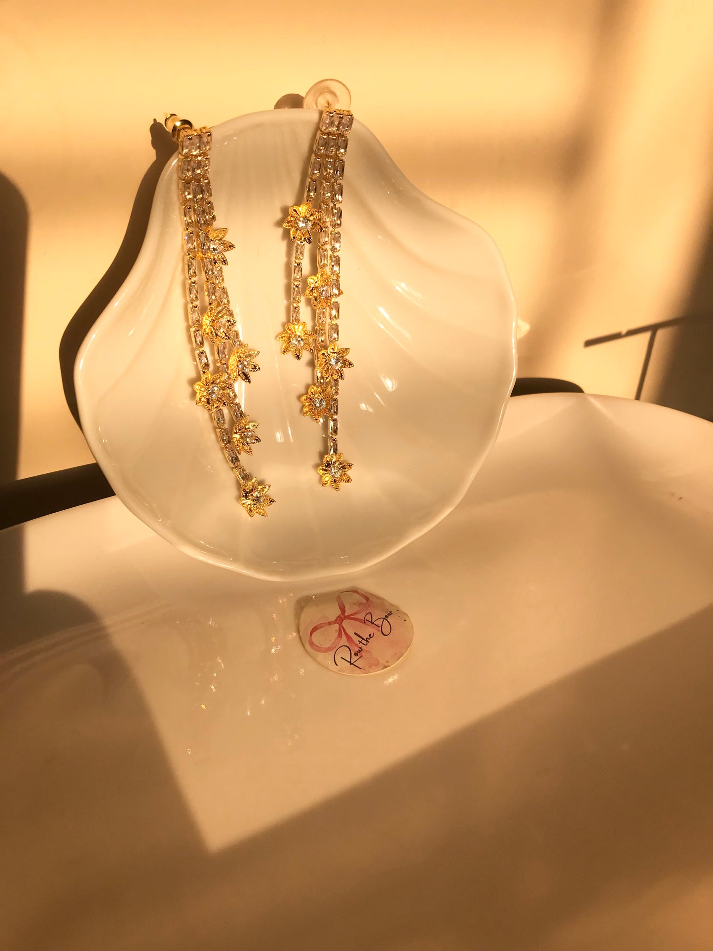 Golden Floral Chain Long Earring-01