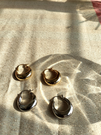 Minimalistic Hoop Metallic Silver