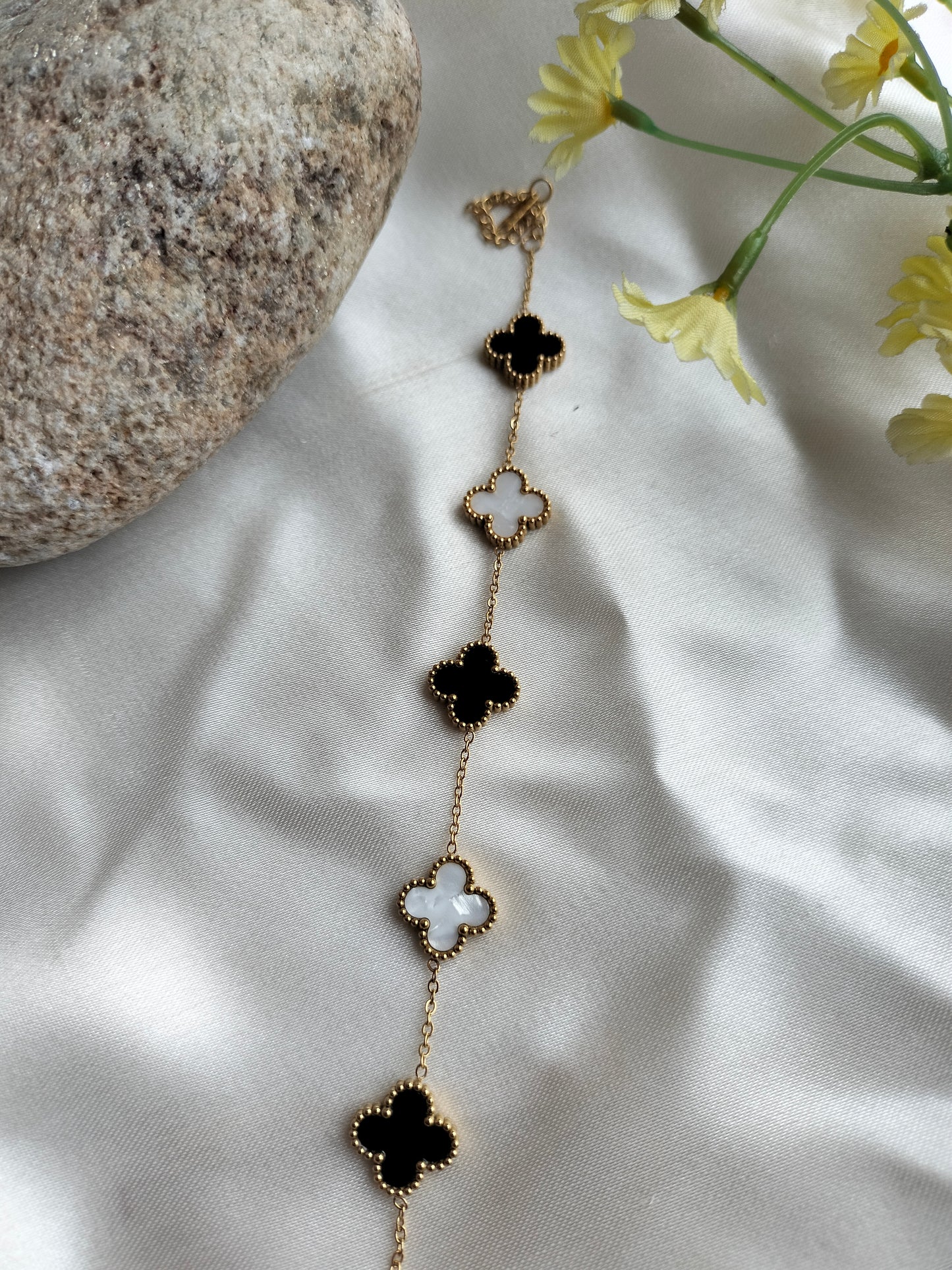 Clovar Black & white mixed chain bracelet