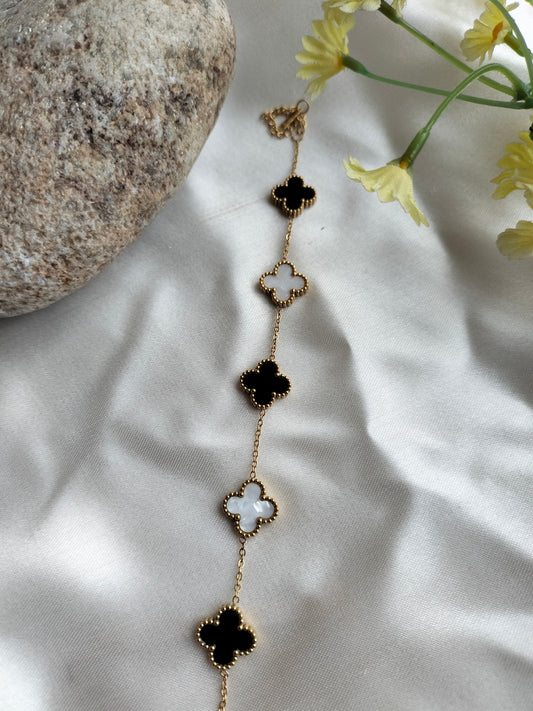 Clovar Black & white mixed chain bracelet