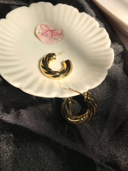 Metallic criss half circle