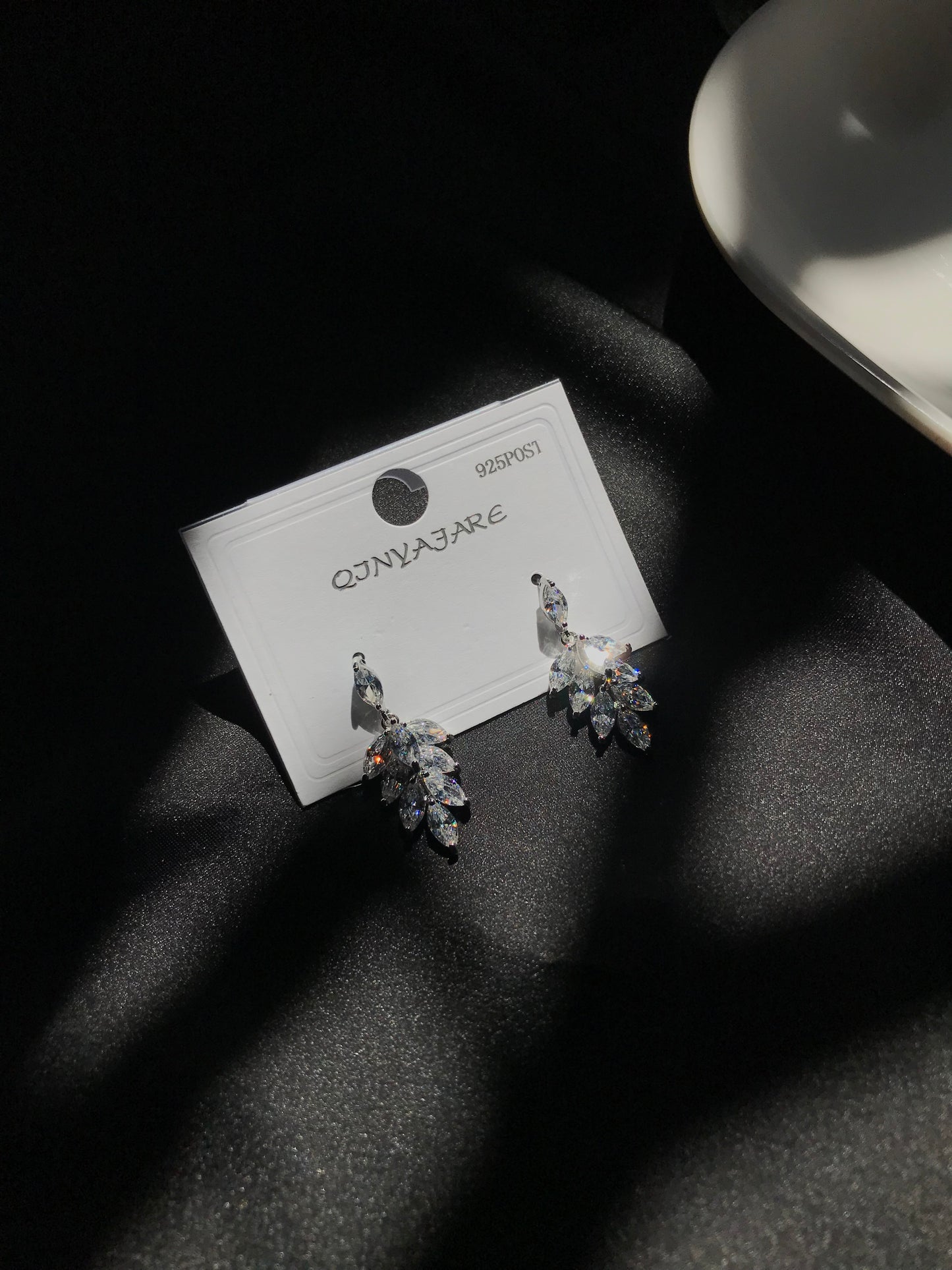 Leaf Drop Dowm Silver