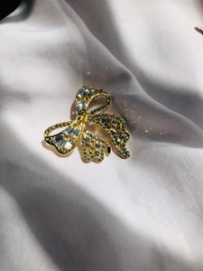Bow stone Brooch