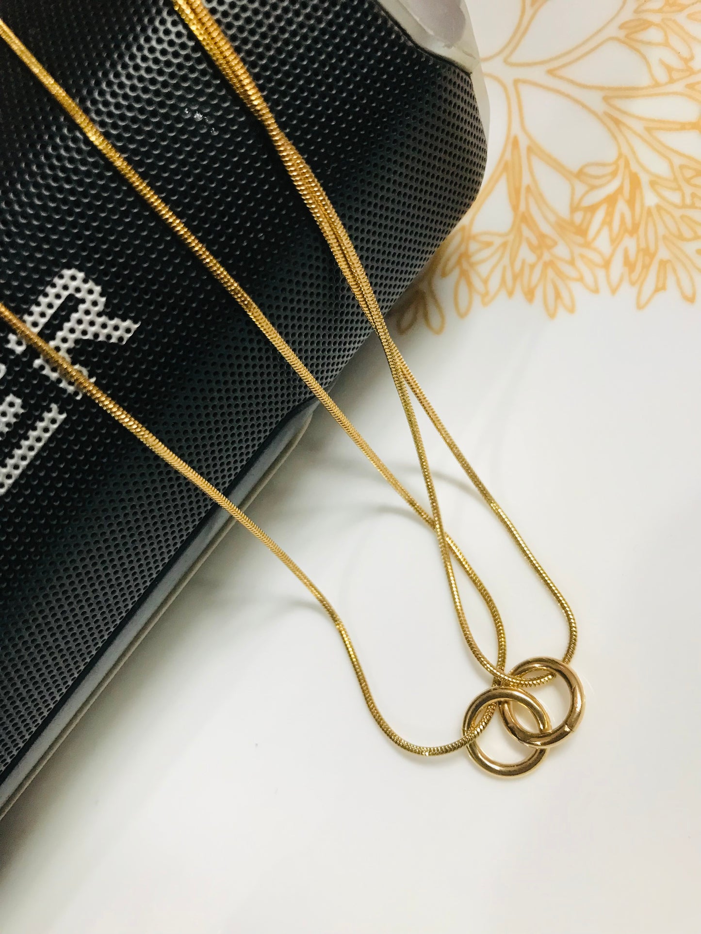 Double knot necklace