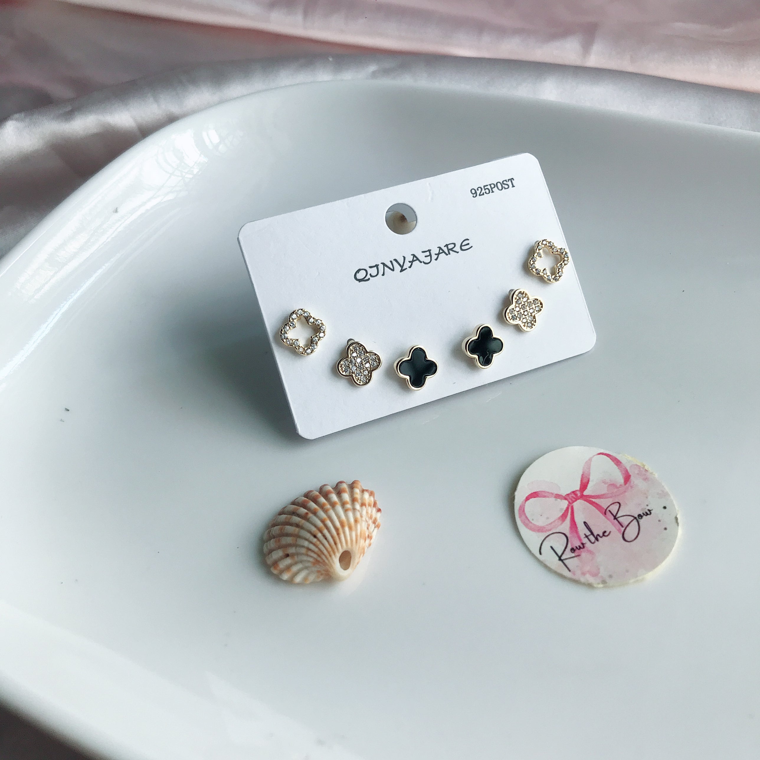 Leaf Stud Set Golden