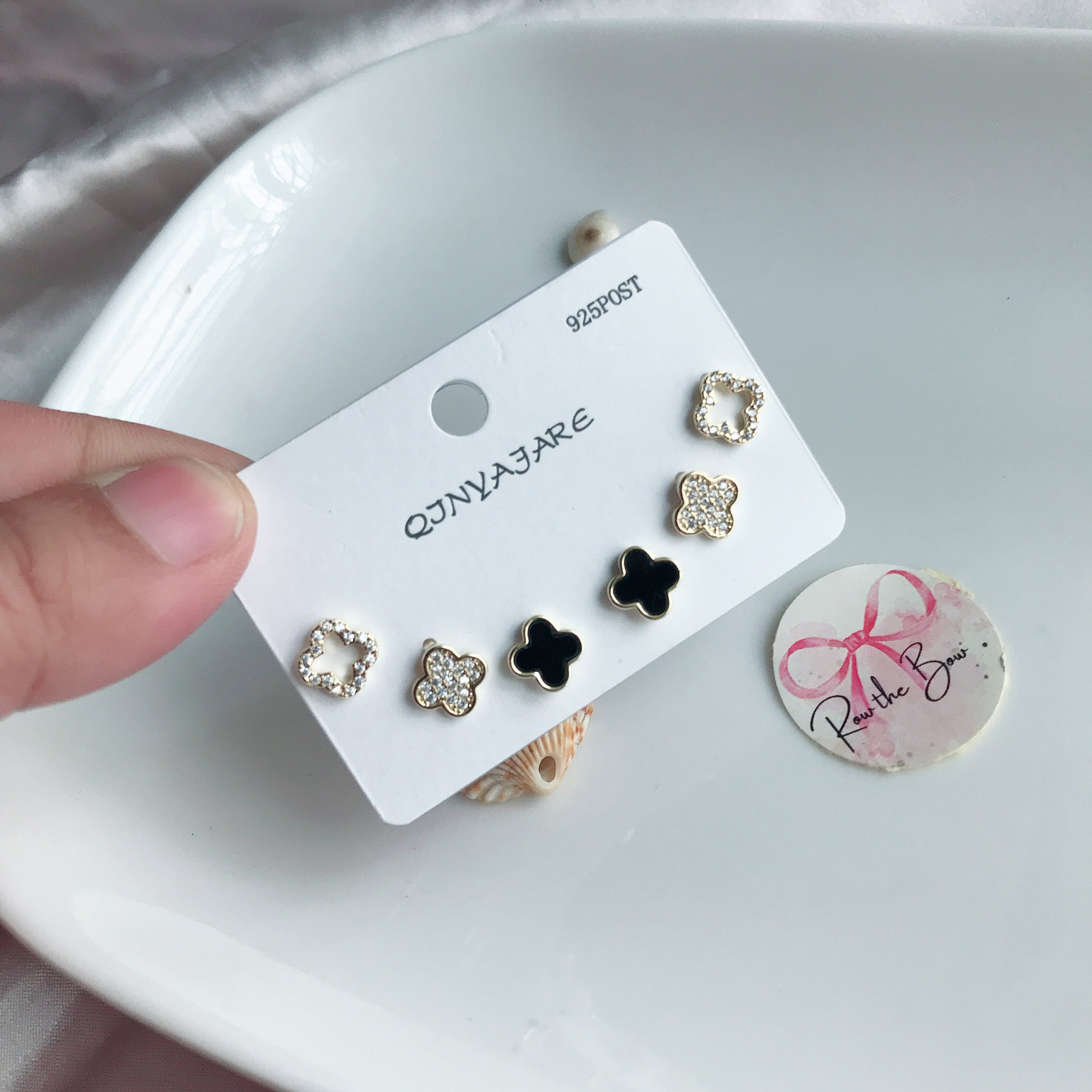Leaf Stud Set Golden