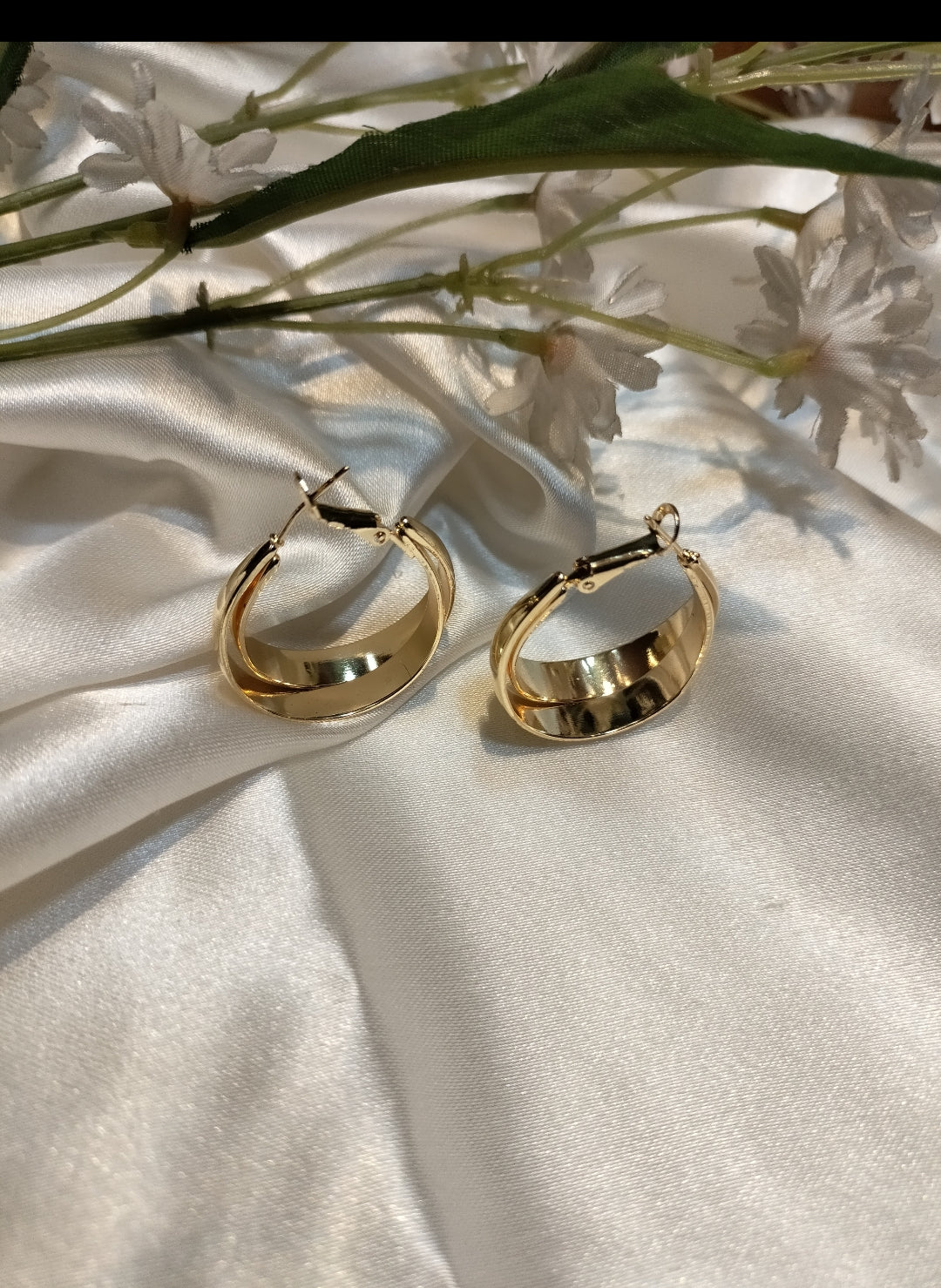 Golden vibrant Metallic hoop